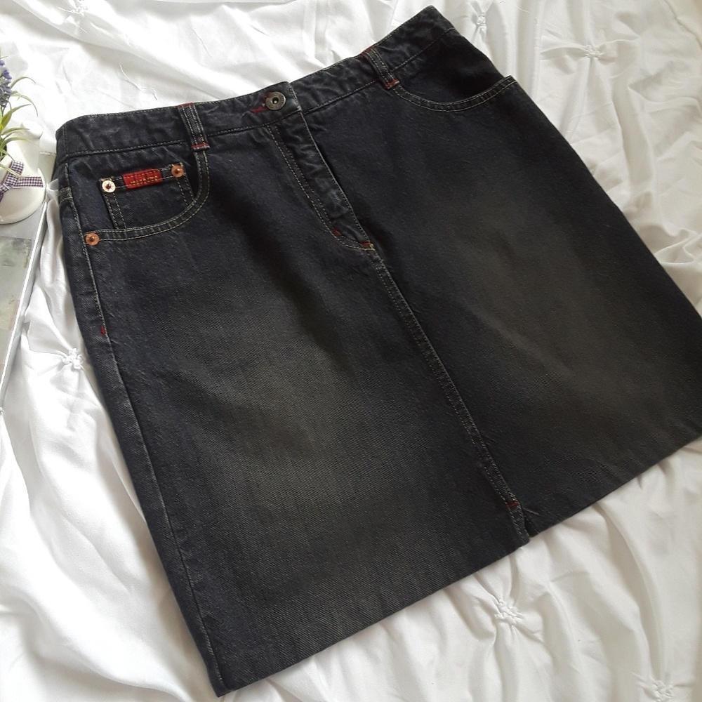 💥SALE 🔥🤑BCBG skirt size 6